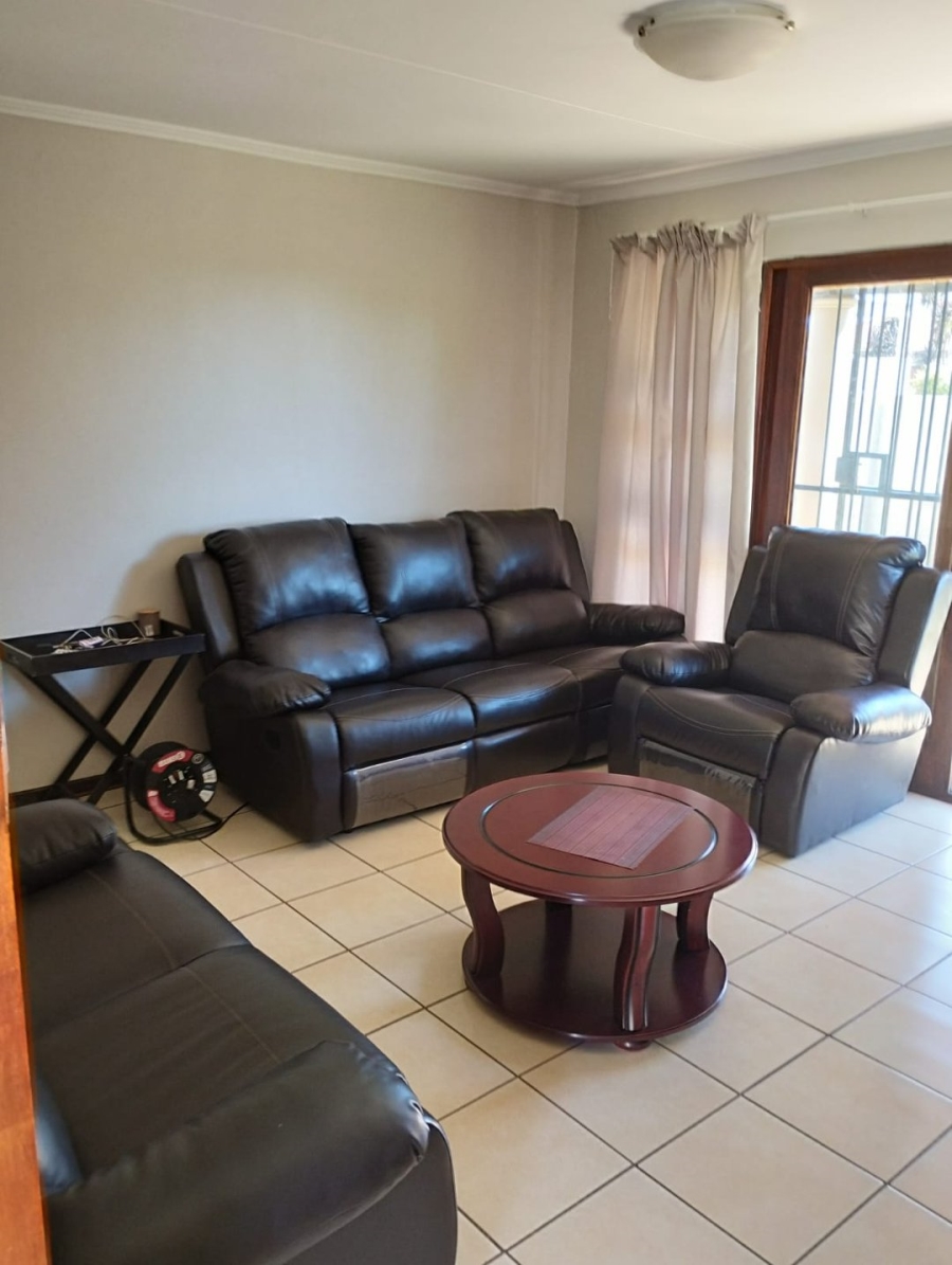 2 Bedroom Property for Sale in Langenhovenpark Free State